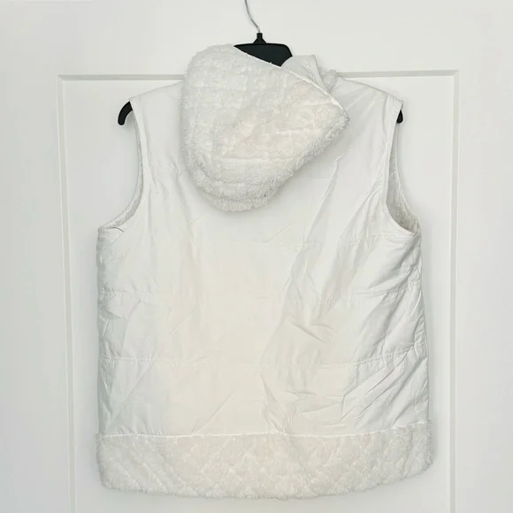 Patagonia Lux Teddy Bear Reversible White Vest - Picture 9 of 9